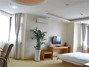 Super 8 Hotel Qingdao Railway Station Gui Zhou Road Экстерьер фото